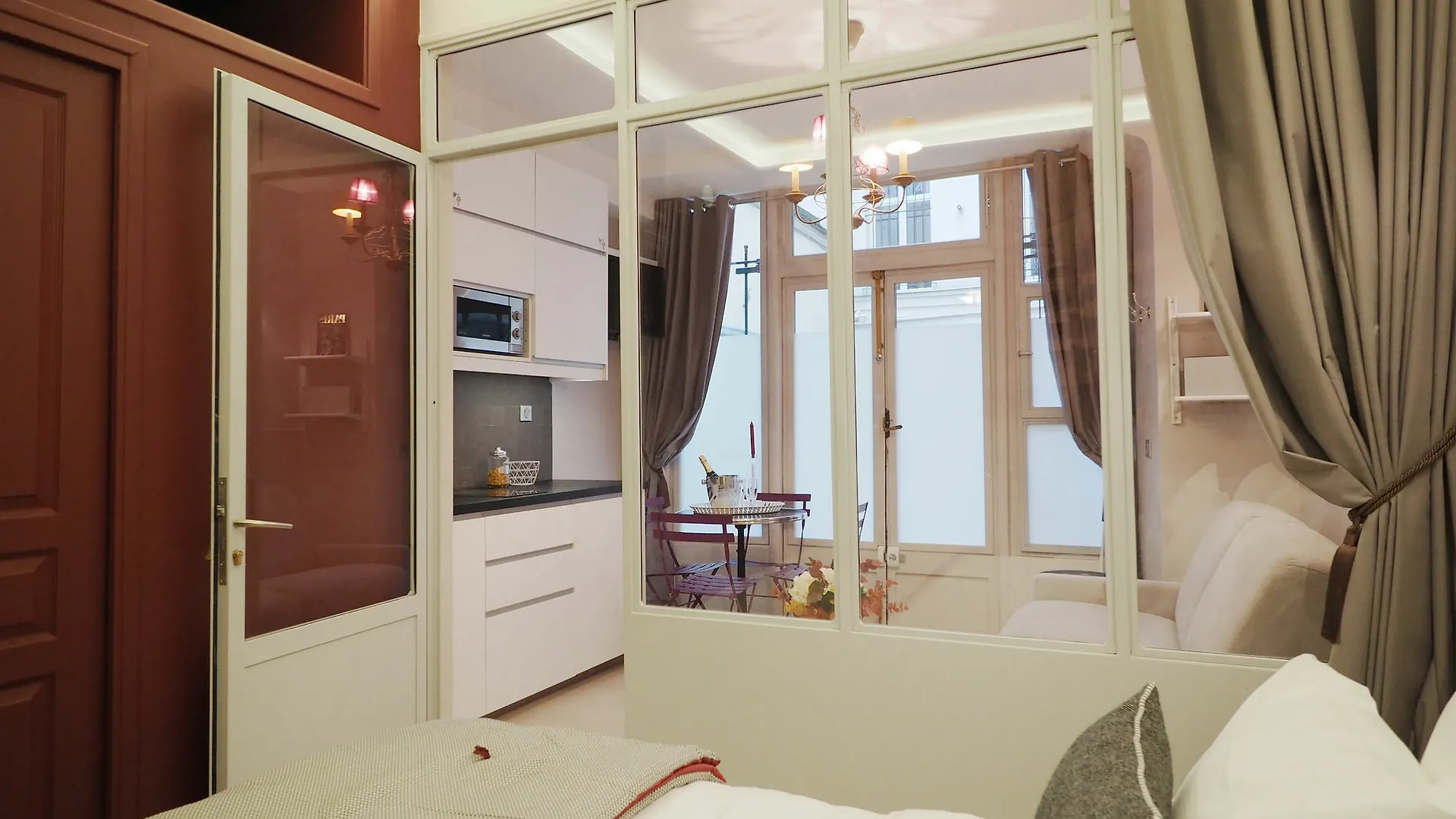 Hotel Apartment Palais Royal Chicsuites Paris