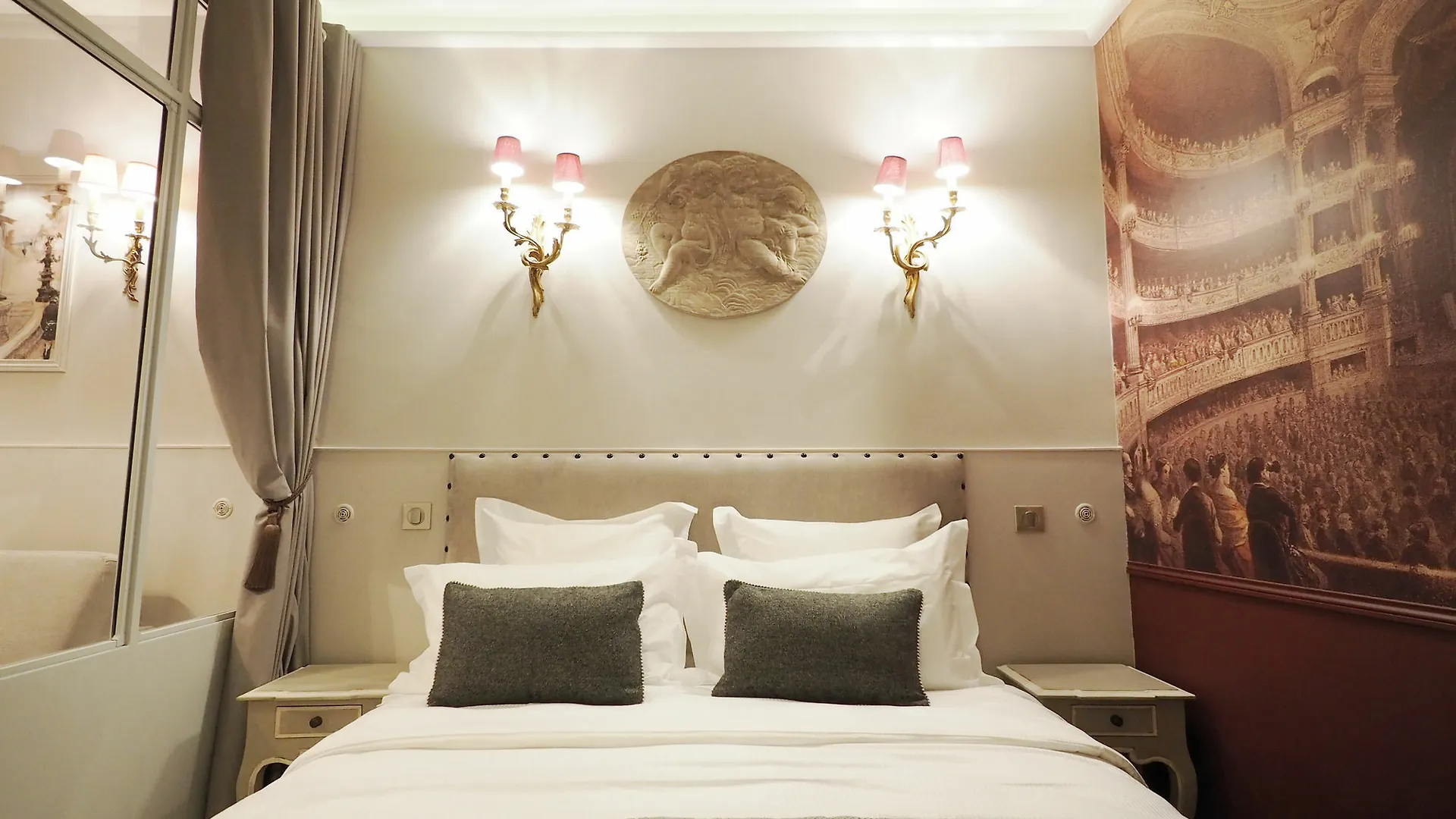 Hotel Apartment Palais Royal Chicsuites Paris France
