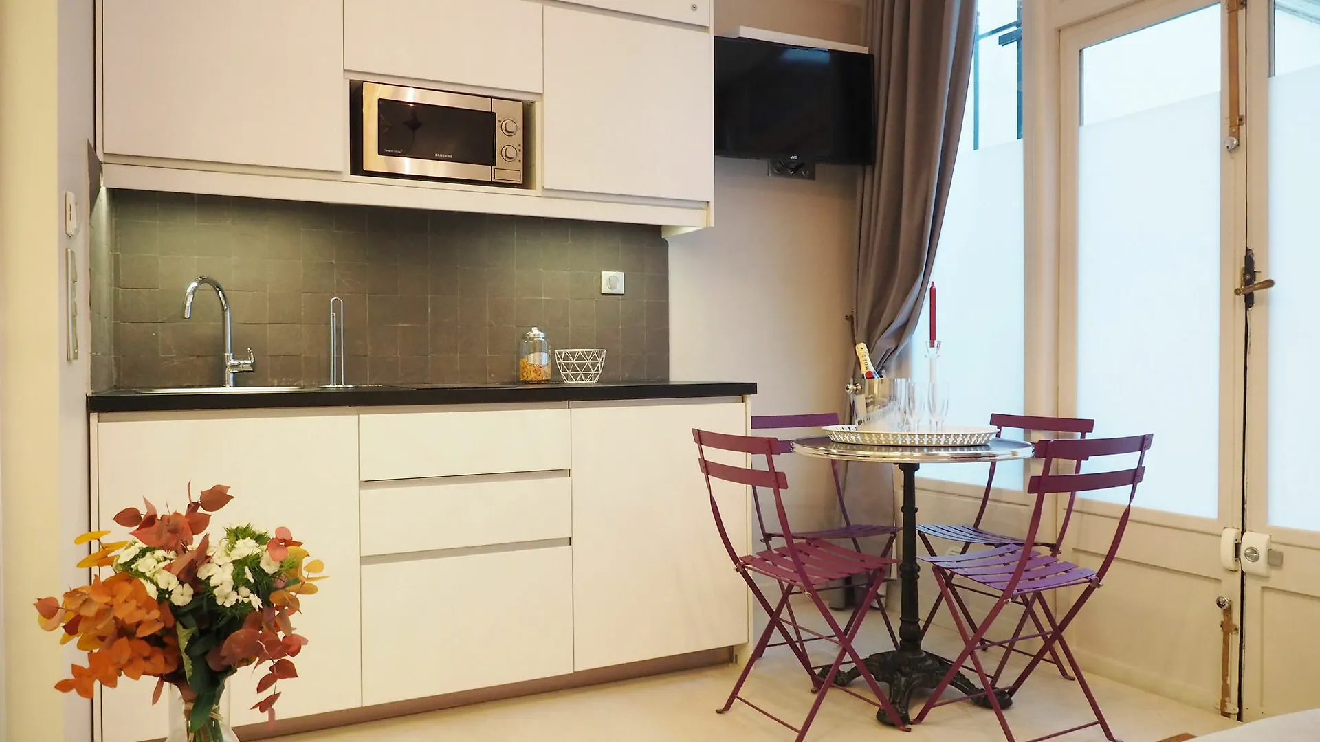 Apartment Palais Royal Chicsuites Paris France